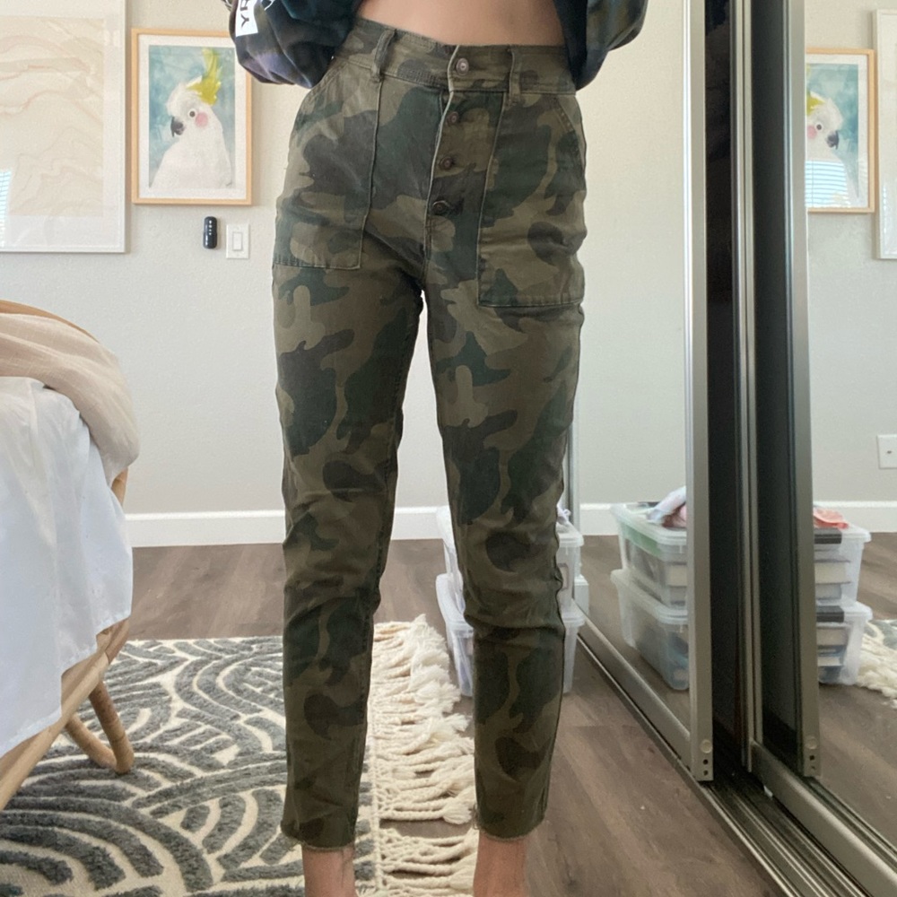 hollister pants - Picture 3 of 9